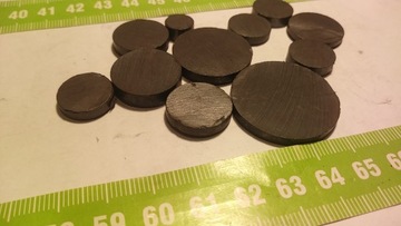 Круглый плоский ферритовый магнит диаметром 2 мм x Д 20 мм.