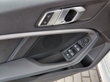 BMW Seria 1 F40 2021 BMW Seria 1 M Pakiet Automat Full LED Navi Kamera 2.0 Diesel 150KM, zdjęcie 9