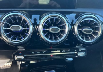 Mercedes Klasa A W177/V177 Hatchback 2.0 200d 150KM 2021 Mercedes-Benz Klasa A 2.0 CDI 150 KM Nawigacja Kamera Panorama Sensor Virt, zdjęcie 14