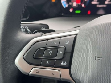 Volkswagen Golf VIII Variant 1.5 eTSI 150KM 2024 Volkswagen Golf 1.5 Benzyna 150KM, zdjęcie 16