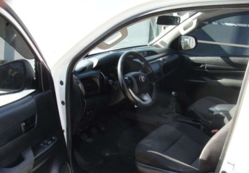 Toyota Hilux VIII Pojedyncza kabina 2.4 D-4D 150KM 2018 Toyota Hilux 4x4 2.4 Diesel 150KM, zdjęcie 7