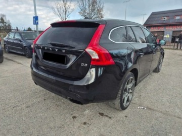 Volvo V60 I Kombi Facelifting 2.0 D3 DRIVE-E 150KM 2016 Volvo V60 Volvo V60 Ocean Race Edition 2,0 Diesel Zamiana 2.0 Diesel 150KM, zdjęcie 9