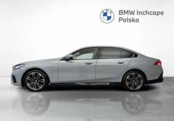 BMW Seria 5 G90-91 Touring 2.0 520d 197KM 2025 BMW Seria 5 520d xDrive, M Pakiet, Iconic Glow, Faktura, Gwarancja 2.0, zdjęcie 1