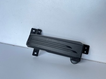 ZAŚLEPKA KRATKA HALOGENU ZDERZAK PRAWA BMW 1 F40