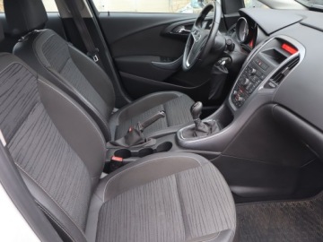 Opel Astra J Sedan 1.6 Twinport ECOTEC 115KM 2017 Opel Astra 1.6 16V, Salon Polska, 1. Właściciel, zdjęcie 8