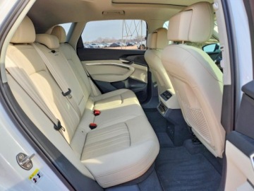 Audi Q8 2024 Audi Q8 2024 AUDI Q8 E-TRON PREMIUM PLUS Elektryczny 402KM, zdjęcie 10