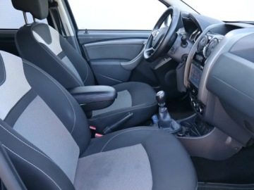 Dacia Duster I SUV Facelifting 1.2 TCe (Euro 6) 125KM 2017 Dacia Duster 1.2 TCe, Navi, Klima, Tempomat, zdjęcie 8