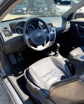 Renault Megane II 2004 Renault Megane Renault Megane 2 Cabrio-Coupe 1.9Dci 120km 2004r Keyless Go, zdjęcie 7