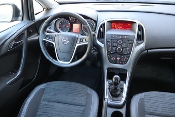 Opel Astra J Sedan 1.6 Twinport ECOTEC 115KM 2017 Opel Astra 1.6 16V, Salon Polska, Skóra, Klima, zdjęcie 6