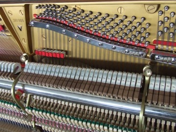 Фортепиано Steinway & Sons mod V белое, черное?