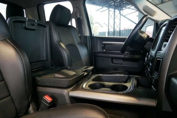 Dodge Ram IV 5.7 V8 390KM 2017 Dodge RAM 1500 4x4 5.7HEMI 390KM KamCof NaviPL Skory El.fotel Skl.lustra, zdjęcie 28