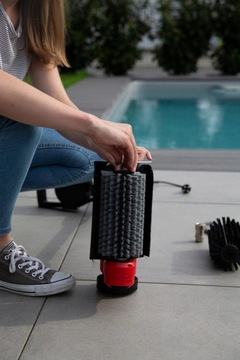 ЭЛЕКТРИЧЕСКАЯ ПОДМЕТАЛЬНАЯ МАШИНА ДЛЯ ТЕРРАС GRIZZLY MOSS CUBE