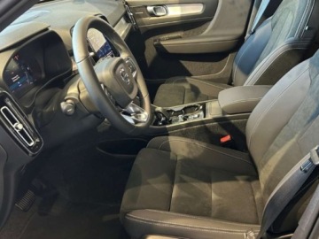 Volvo XC40 Crossover Facelifting 2.0 B4 197KM 2025 VOLVO XC40 B4 Plus Dark Suv 2.0 (197 KM) 2026, zdjęcie 3