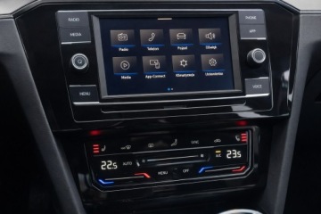 Volkswagen Passat B8 Variant Facelifting 2.0 TDI SCR 150KM 2022 Volkswagen Passat Variant 2022Tylko Salon Polska, zdjęcie 1