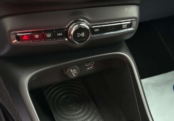 Volvo XC40 Crossover 2.0 T5 247KM 2018 Volvo XC 40 Salon PL FV23 RDesign Panorama Martwe Pole CarPlay AndroidAuto, zdjęcie 21