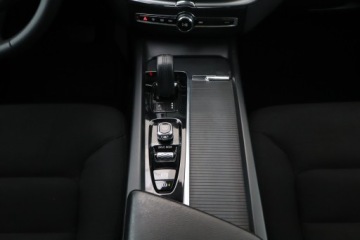 Volvo XC60 II Crossover T8 Twin Engine 390KM 2020 Volvo XC60 T8 Twin Engine, Salon Polska, zdjęcie 15