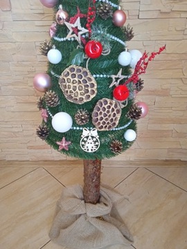 Елка на шесте, конус, 200 см, со светодиодным декором.