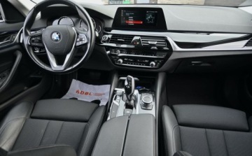 BMW Seria 5 G30-G31 Touring 520d 190KM 2020 BMW Seria 5 2,0D 190 KM X-DRIVE Full Led Nawigacja SPORT-LINE 2.0 Diesel, zdjęcie 19