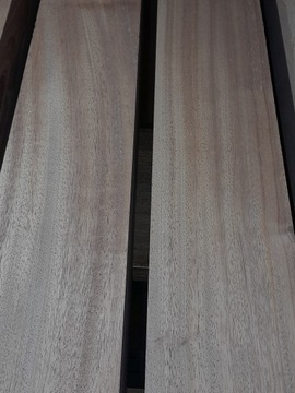 НОЖКА СТОЛА ИЗ ЭКЗОТИЧЕСКОГО ДЕРЕВА, акажу ГРАНЬЯК