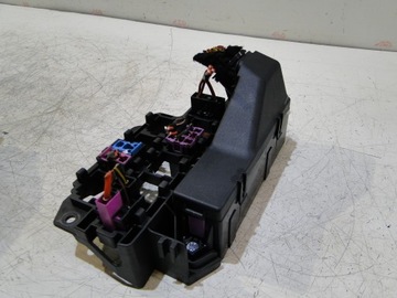 AUDI A2 1.4B 16V БЛОК ПРЕДОХРАНИТЕЛЕЙ РЕЛЕ 8Z1937503