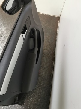 DVEŘE LEVÝ PŘEDNÍ VW JETTA VI LO41