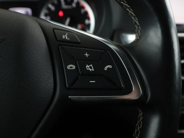 Infiniti Q30 2.0T 211KM 2017 Infiniti Q30 4x4 automat skóra/alcantara navi, zdjęcie 28