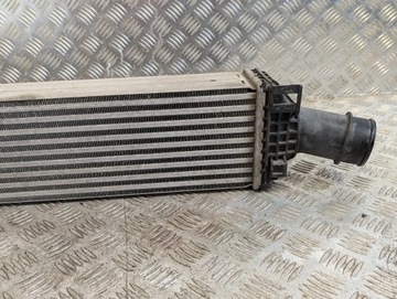 AUDI A4 B9 8W 2015-2023 INTERCOOLER CHLADIČ VZDUCHU 8W0145805A
