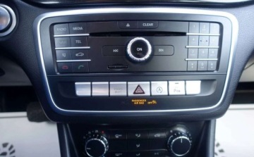 Mercedes CLA C117 Shooting Brake Facelifting 1.5 180 d 109KM 2017 Mercedes-Benz CLA 180d 109KM Automat Lopatki Zero korozji Navi Skora 1.5, zdjęcie 18