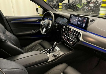 BMW Seria 5 G30-G31 Limuzyna Facelifting 3.0 530d 286KM 2023 BMW Seria 5 530d xDrive, M Pakiet, Hak, Gwarancja, Faktura 23, Bezwypadkowy, zdjęcie 38