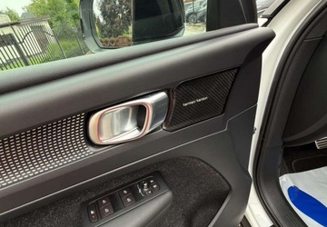 Volvo XC40 Crossover 2.0 T5 247KM 2018 Volvo XC 40 Salon PL FV23 RDesign Panorama Martwe Pole CarPlay AndroidAuto, zdjęcie 28