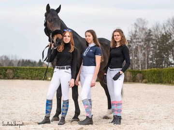 Теплые носки из мериносовой шерсти для лошадей.