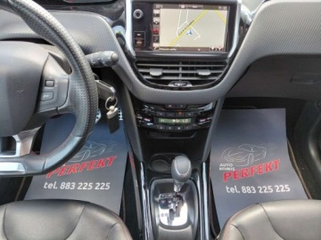Peugeot 2008 I SUV Facelifting 1.2 PureTech 110KM 2016 Peugeot 2008 GT Line Automat Navi Kamera Klimatronik Alu 1.2 Benzyna 110KM, zdjęcie 19
