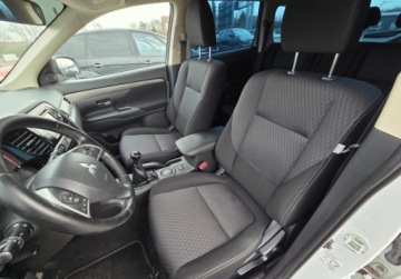 Mitsubishi Outlander III SUV Facelifting 2015 2.0 MIVEC 150KM 2015 Mitsubishi Outlander 2.0Benz 150KM Kamera ALU Temp Grz.Fotele Serwis Oplat, zdjęcie 32