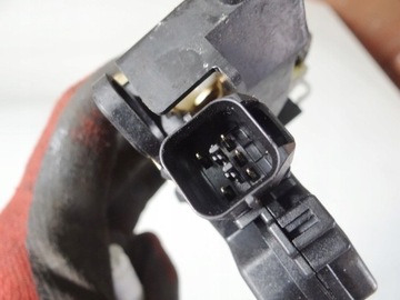 MITSUBISHI GRANDIS 04-11R ZÁMEK PRAVÝ PŘEDNÍ UK