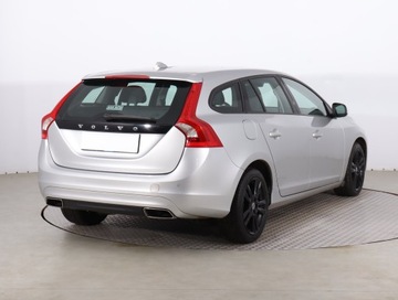 Volvo V60 I Kombi Facelifting 2.0 D4 DRIVE-E 181KM 2014 Volvo V60 D4 2.0, Salon Polska, Serwis ASO, zdjęcie 4
