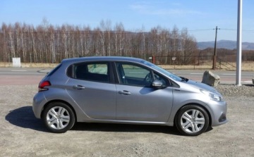 Peugeot 208 I Hatchback 5d Facelifting 1.2 PureTech 82KM 2018 Peugeot 208 1.2 83KM LIFT Niski przebieg Bez korozji Klima Android Auto Mi, zdjęcie 3