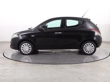 Lancia Ypsilon IV Hatchback 5d 1.2 8v 69KM 2013 Lancia Ypsilon 1.2, Salon Polska, Serwis ASO, zdjęcie 2