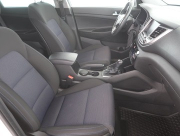 Hyundai Tucson III SUV 1.7 CRDi 141KM 2017 Hyundai Tucson 1.7 CRDi, Serwis ASO, Automat, zdjęcie 8