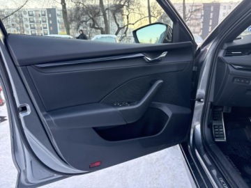 Skoda Octavia IV Kombi 1.5 TSI e-Tec Mild Hybrid 150KM 2023 Skoda Octavia Sportline 1.5 eTSI DSG FV23% Salon P, zdjęcie 11