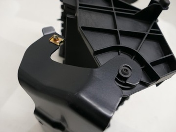 AUDI A4 B7 RAMKA RADIA KOSZ WNĘKA POD RADIO