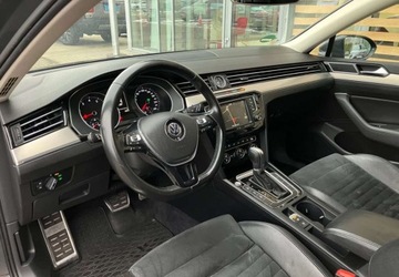 Volkswagen Passat B8 Variant 1.8 TSI BlueMotion Technology 180KM 2015 Volkswagen Passat Variant Volkswagen Passat Variant 1.8 TSI BMT Highline D, zdjęcie 31
