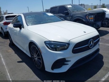 Mercedes Klasa E W213 2022 Mercedes-Benz Klasa E 2022 MERCEDES-BENZ E 450 3.0 Benzyna 362KM, zdjęcie 1