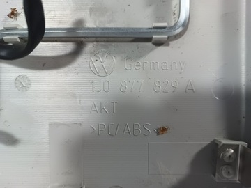 GOLF IV 4 97-06 LAMPA OSVĚTLENÍ KABINY VNITŘNÍ POLSTROVÁNÍ 1J0877829A