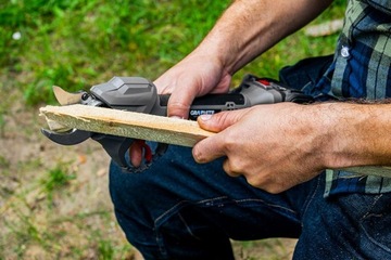 ГРАФИТОВЫЕ БЕСЩЕТОЧНЫЕ НОЖНИЦЫ 18V + 6Ah