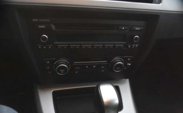 BMW Seria 3 E90-91-92-93 Limuzyna E90 318i 143KM 2009 BMW Seria 3 BMW Seria 3 318i Edition Sport 2.0 Benzyna 143KM, zdjęcie 5