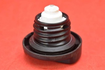 ZÁCPA  PLNĚNÍ PALIVA PORSCHE CAYENNE 1 I 06R