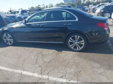Mercedes Klasa C W205 2017 Mercedes-Benz Klasa C 2017 MERCEDES-BENZ C 300 LUXURYSPORT 2.0 Benzyna, zdjęcie 8