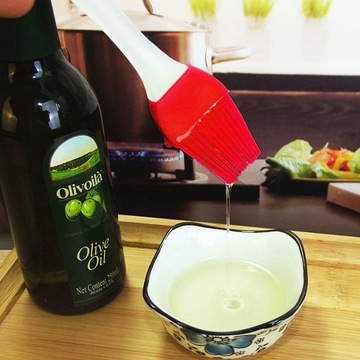 Силиконовая кухонная щетка, размер S.