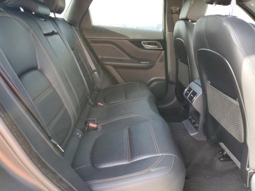 Jaguar F-Pace 2018 Jaguar F-Pace Prestige 2018 2.0l 2.0 Diesel 247KM, zdjęcie 11