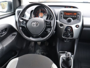 Toyota Aygo II Hatchback 5d 1.0 VVT-i 69KM 2017 Toyota Aygo 1.0 VVT-i, Salon Polska, zdjęcie 6